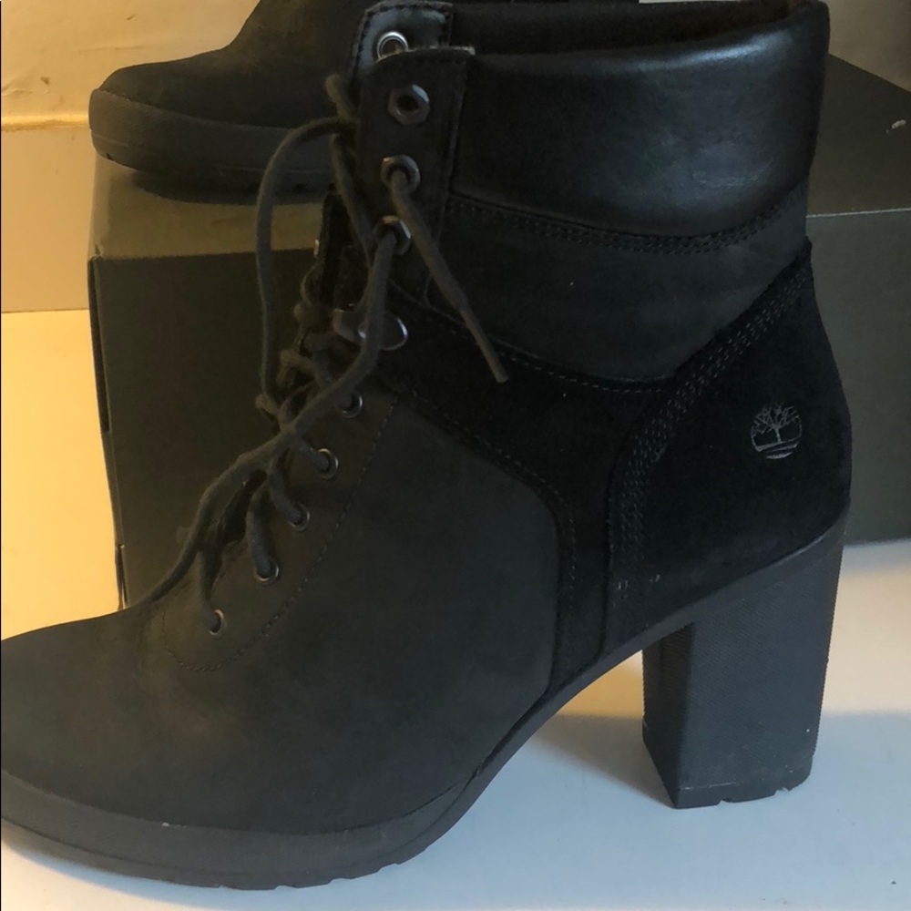 Boots - Picture 3 of 5